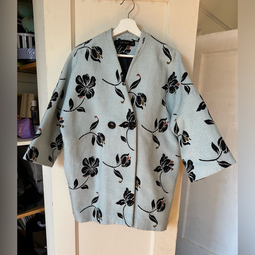 Zara Basics, Lightweight, Fall, eye catching floral coat, pre owned.